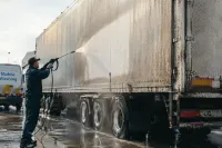 wow-mobile-wash-mega-menu-truck-and-trailer-washing-image