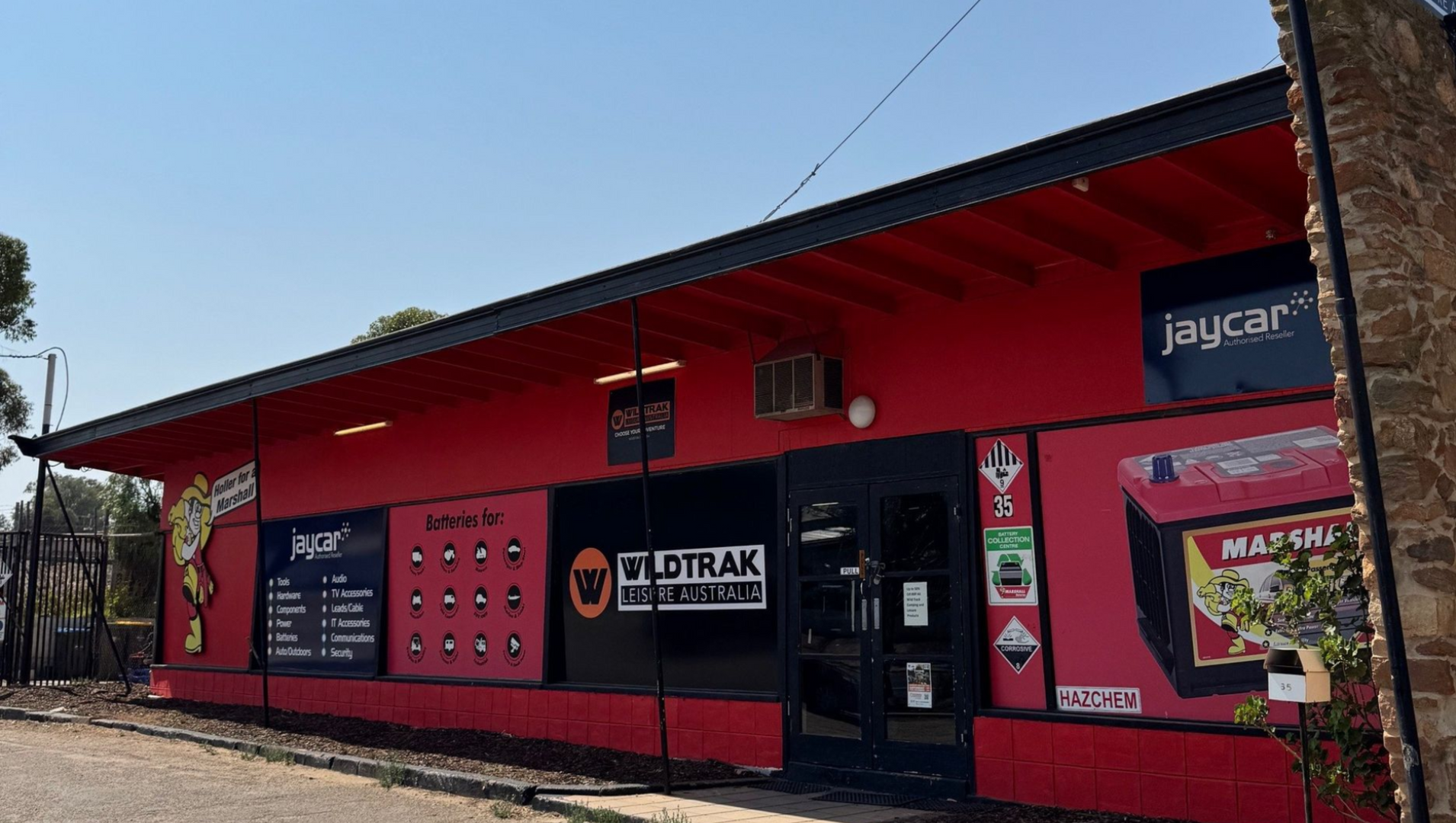 Bridge Batteries & Solar storefront in Murray Bridge