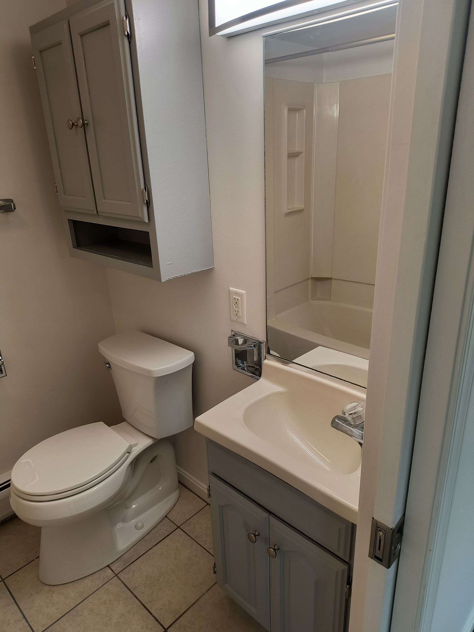 116 Prowell Drive Apt 5 Camp Hill Apartment Bathroom