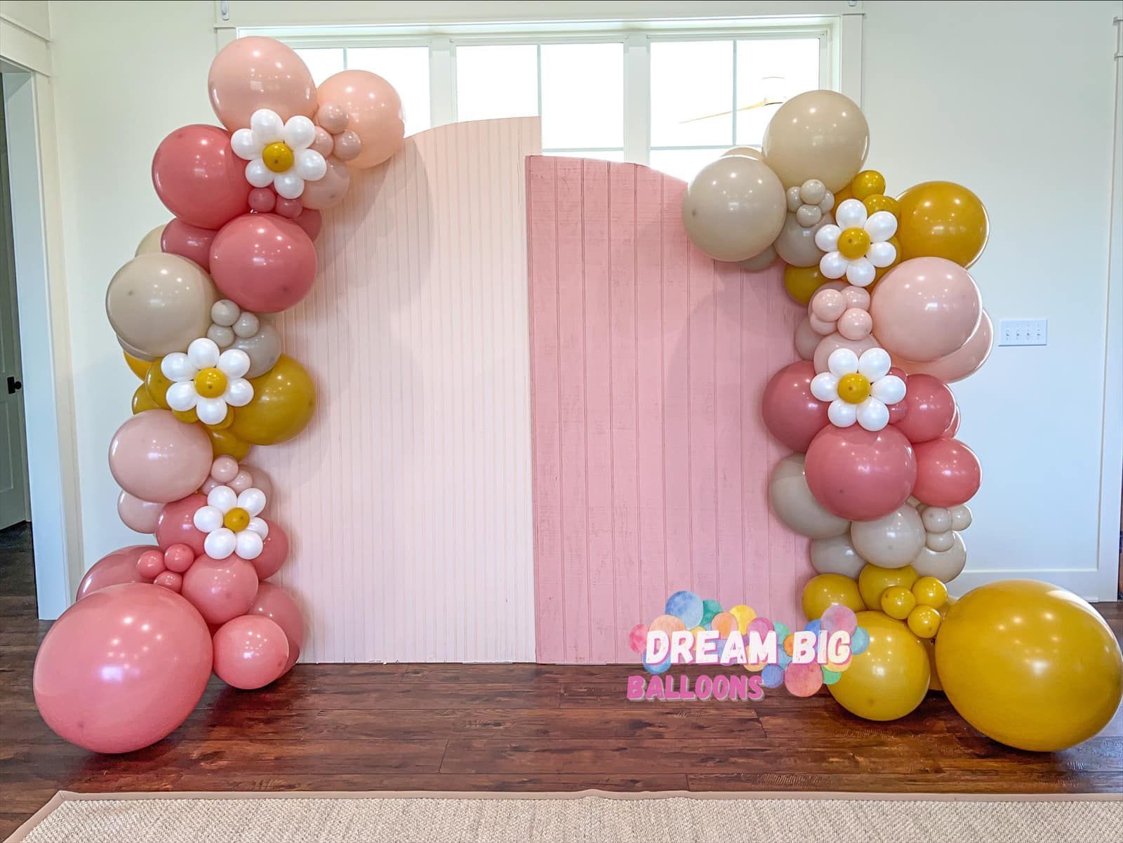 groovy daisy birthday balloons