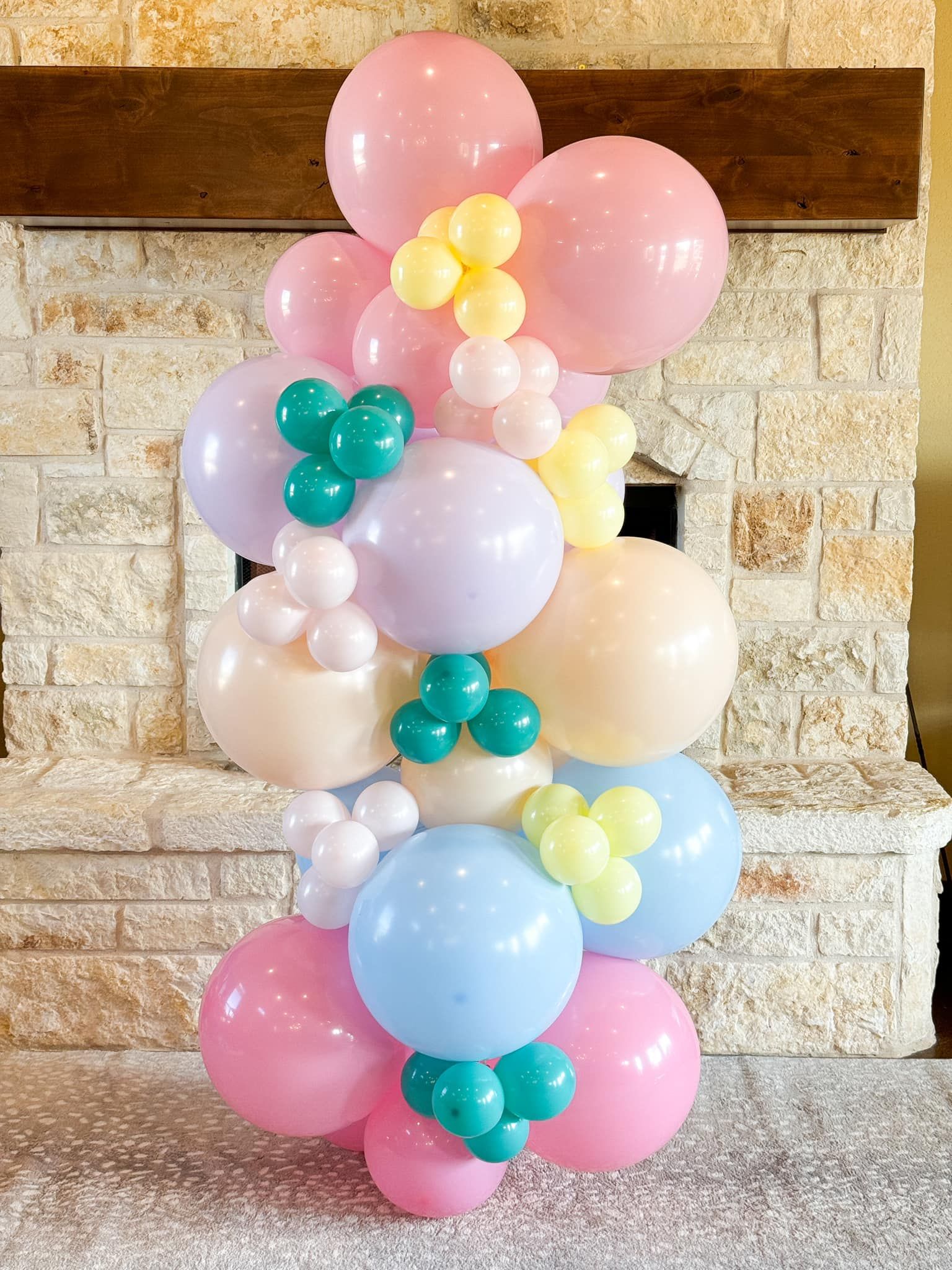 organic balloon column taylor swift waco texas