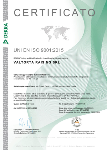 Certificato di registrazione ISO 9001:2015 per VALTORIA-RAISING SRL. Include la firma del direttore e i loghi di accreditamento.
