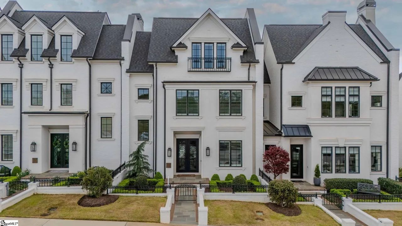 The Brownstones at Hollingsworth