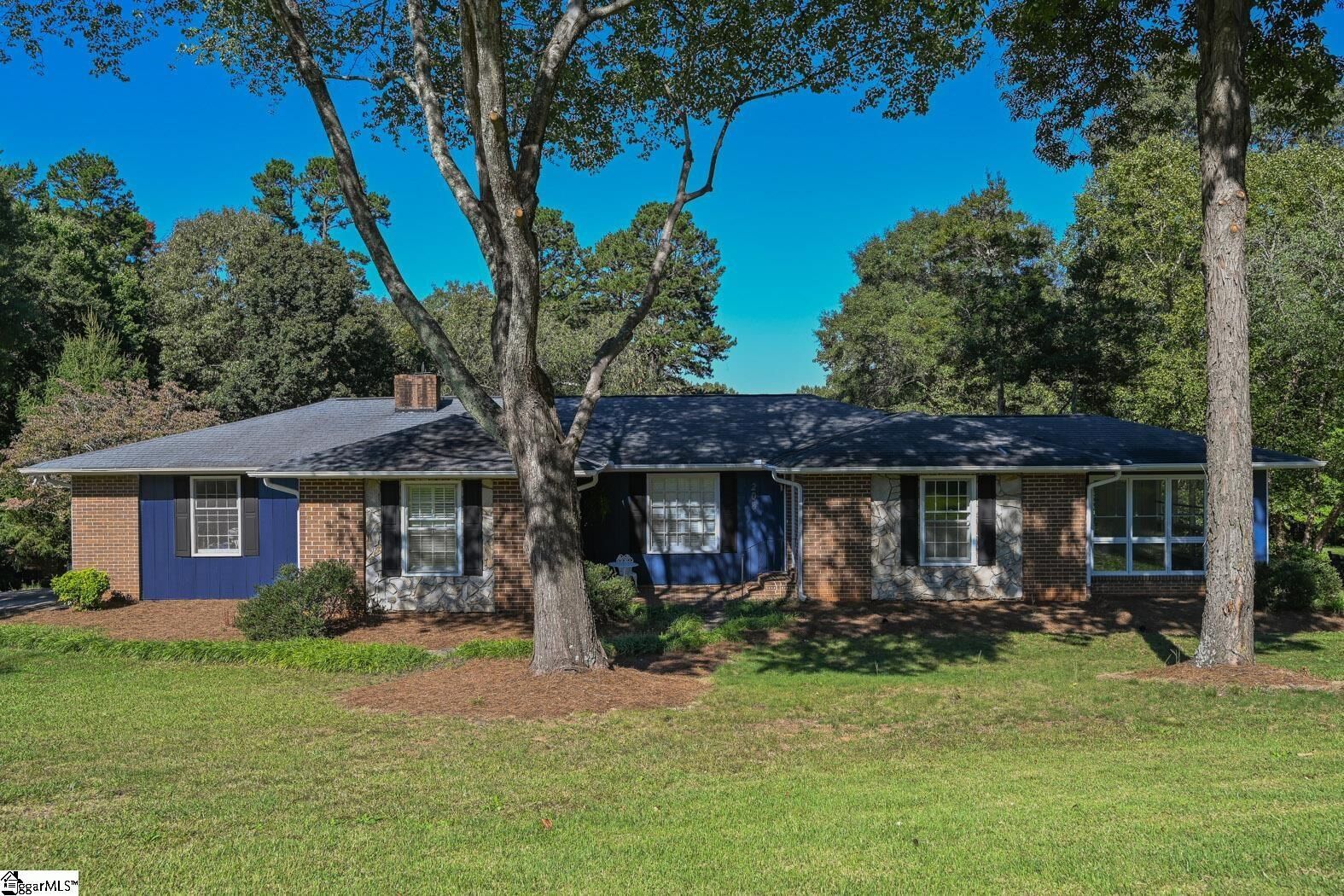 208 Johnson Rd, Greer, SC 29651