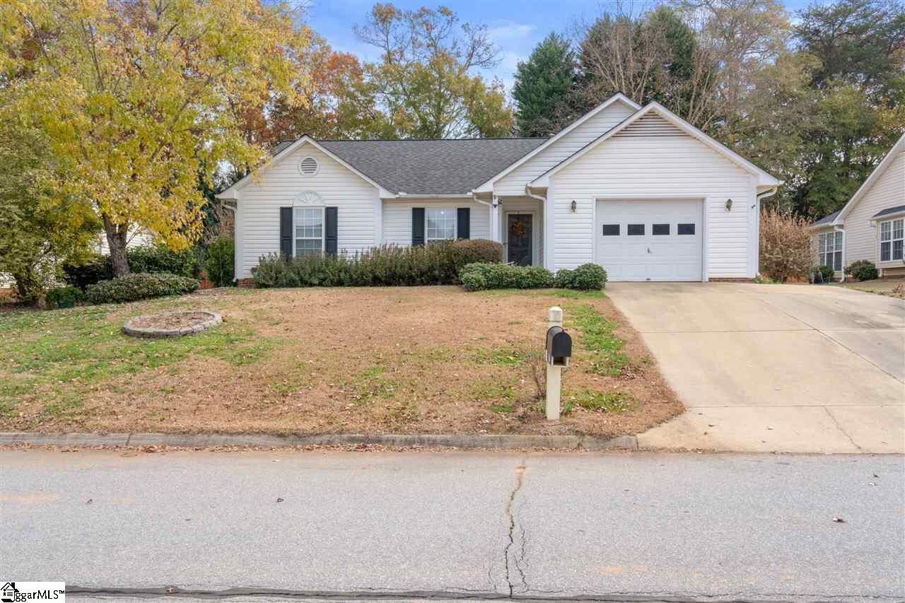 304 N. Autumn Crest Place, Taylors, SC 29687
