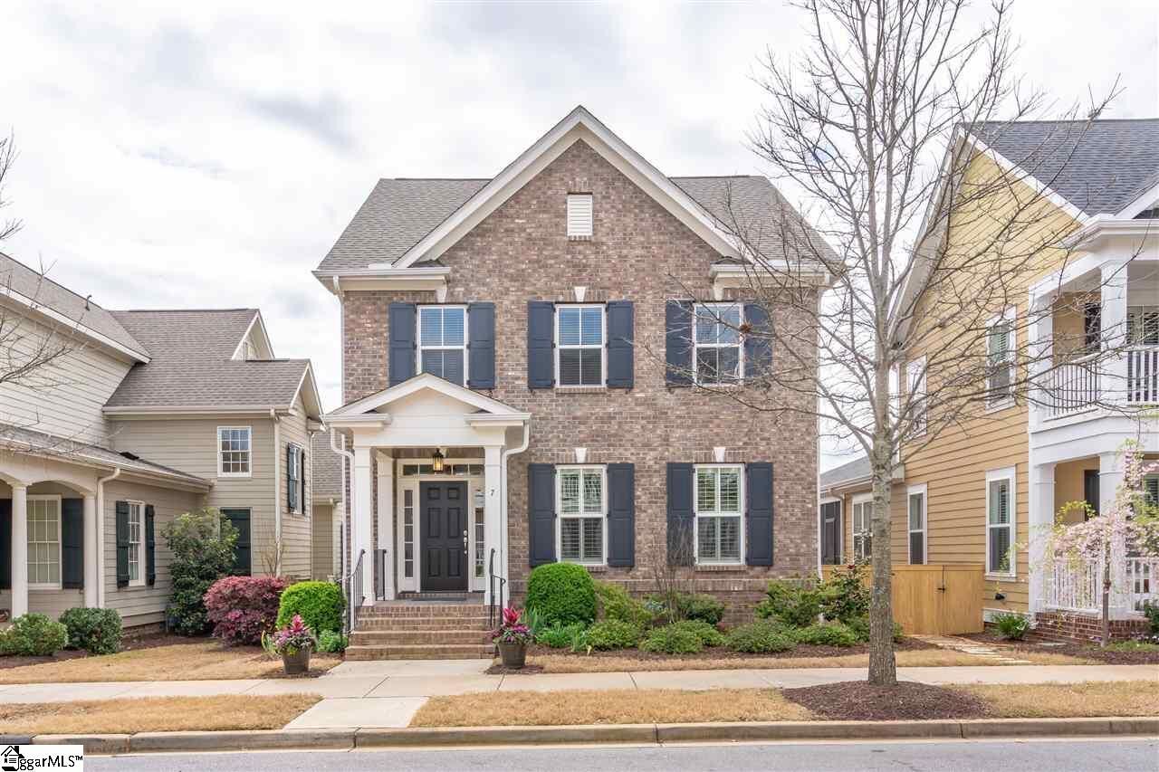 7 Hollingsworth Dr, Greenville, SC 29607