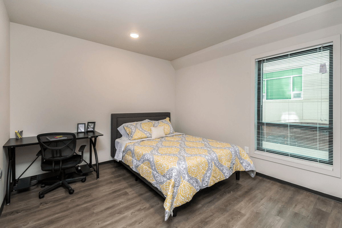 Campus Flats Student Bedroom near Iowa State