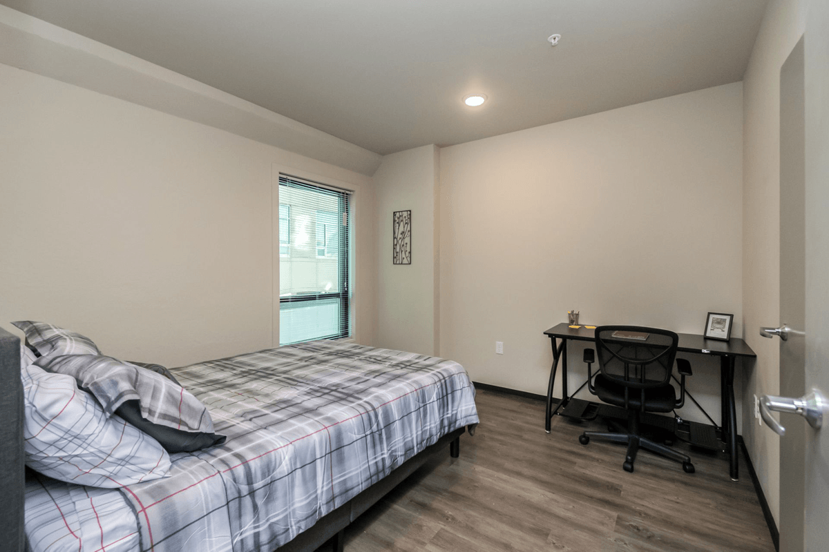 Campus Flats Student Bedroom near Iowa State