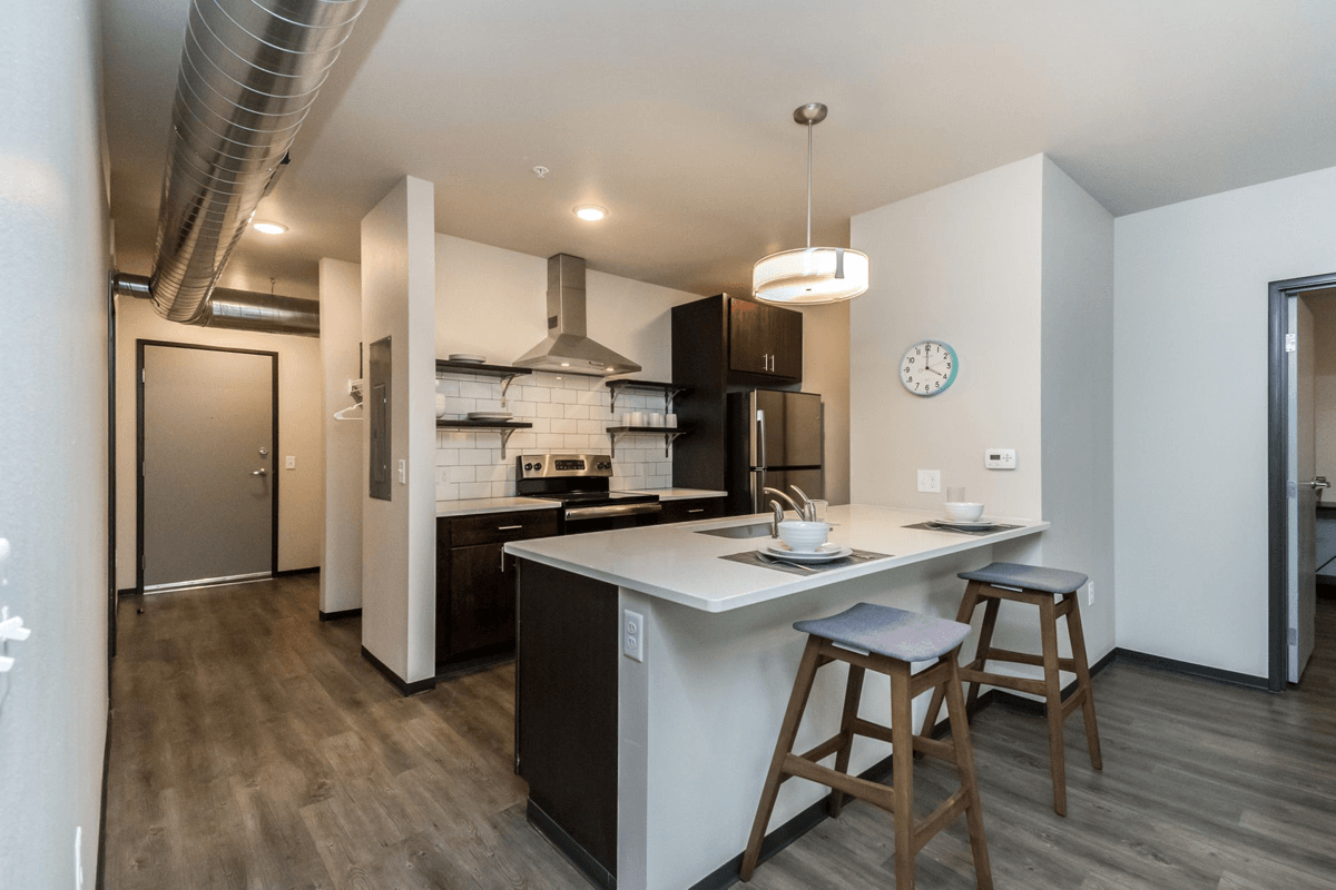 Campus Flats Student Living Full Kitchen near Iowa State