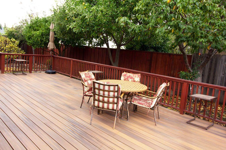 patio with table