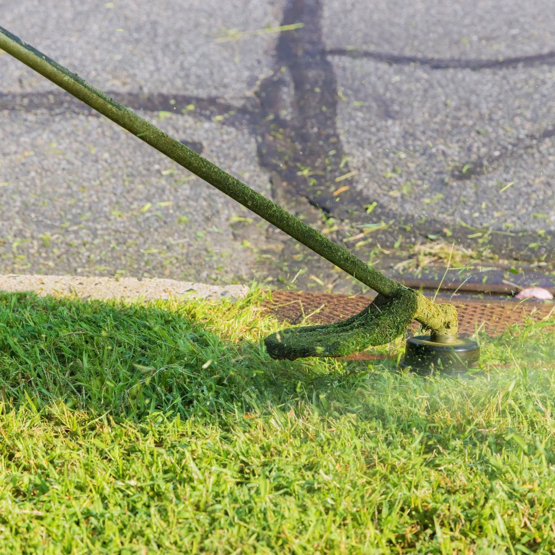 weekly lawn trimming oshkosh wi