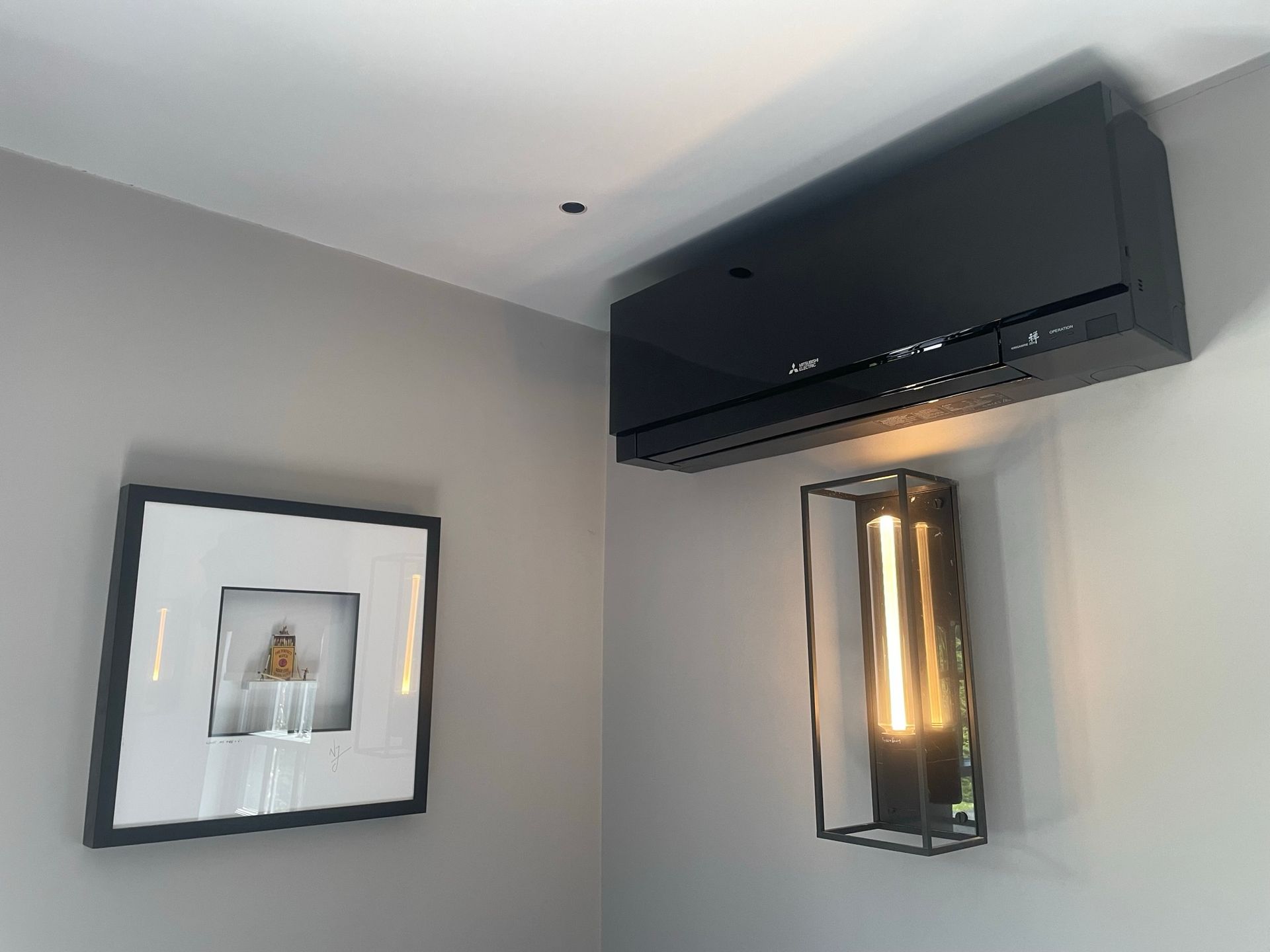 An additional unit to this bedroom to increase maximum climate control