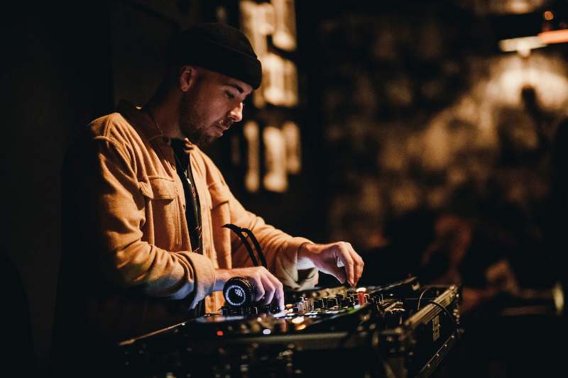 dj playing music at Finney Isles