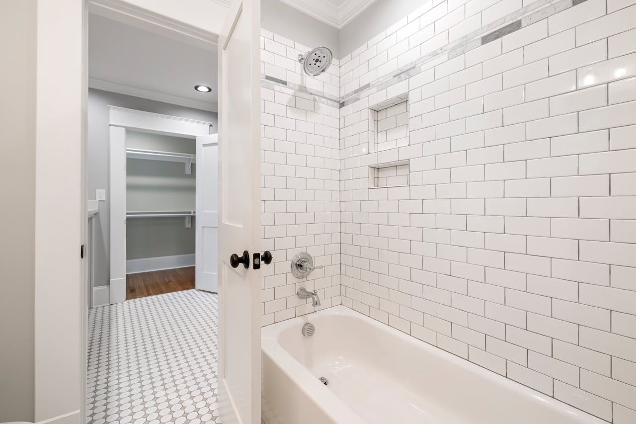 Bathroom Tile and Grout Lines cleaner