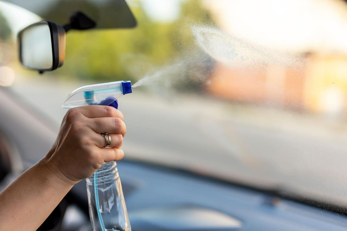 Car Windows and Windshields cleaner