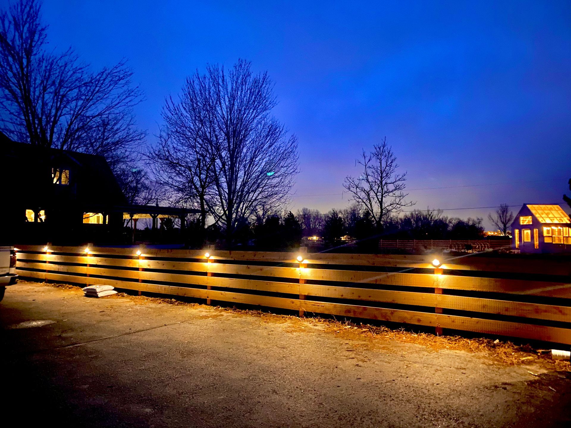 fence landscape lighting