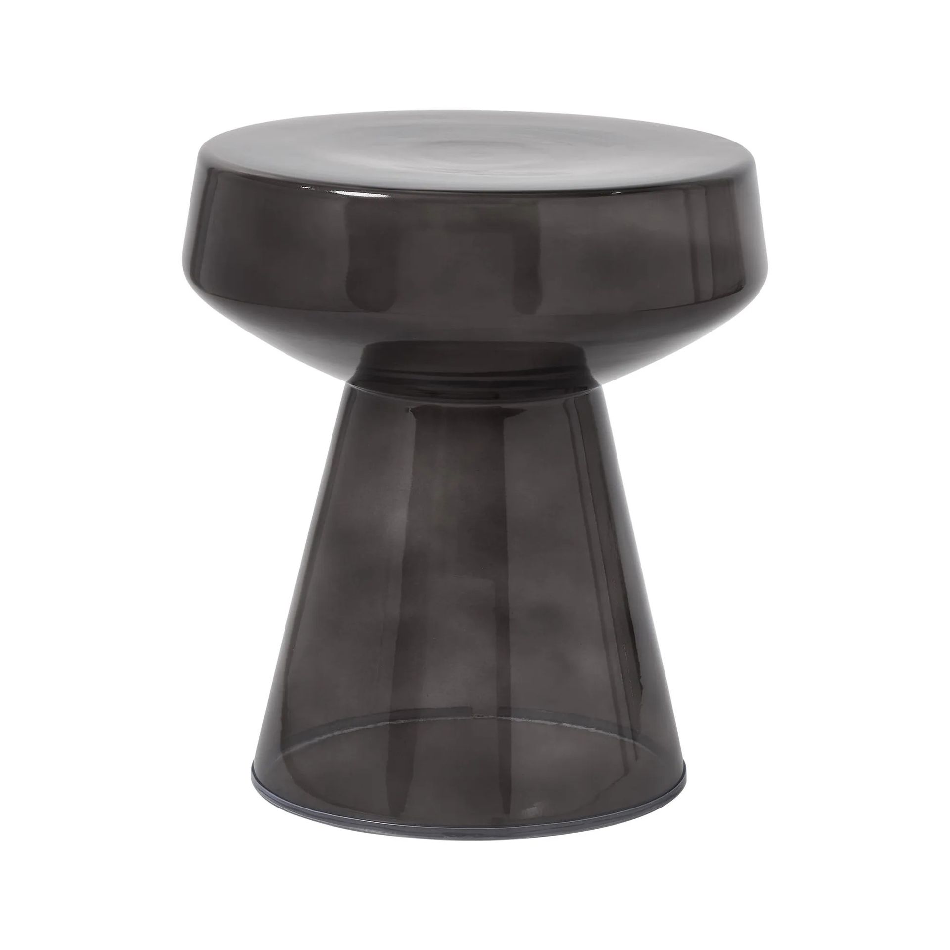 Tabouret en plastique gris fumé translucide, avec une base conique et une assise plate en forme de disque.