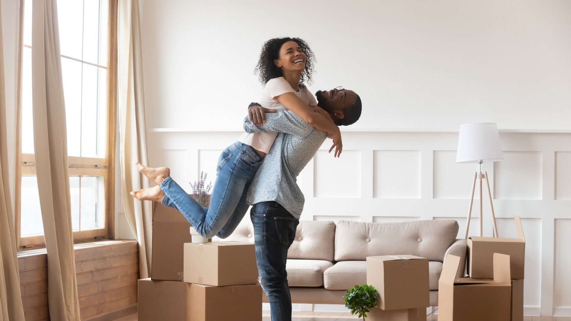 Happy Couple Moving in — Hampton, VA — Branch Moving Systems