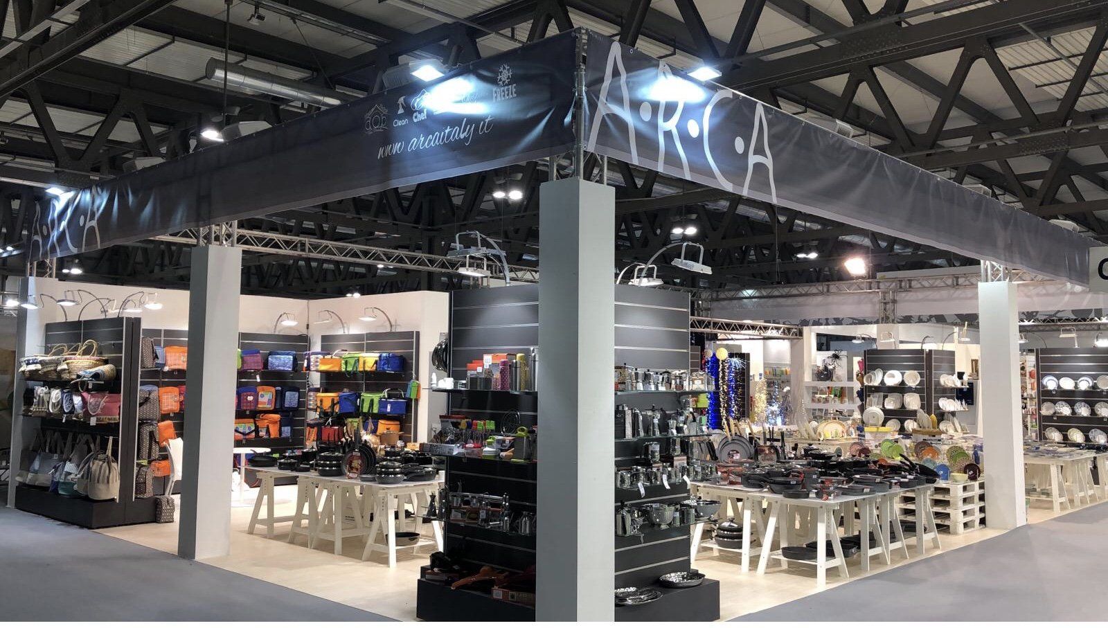 Allestimenti della Cusano Stand, Fiera Homi Milano, stand Arca