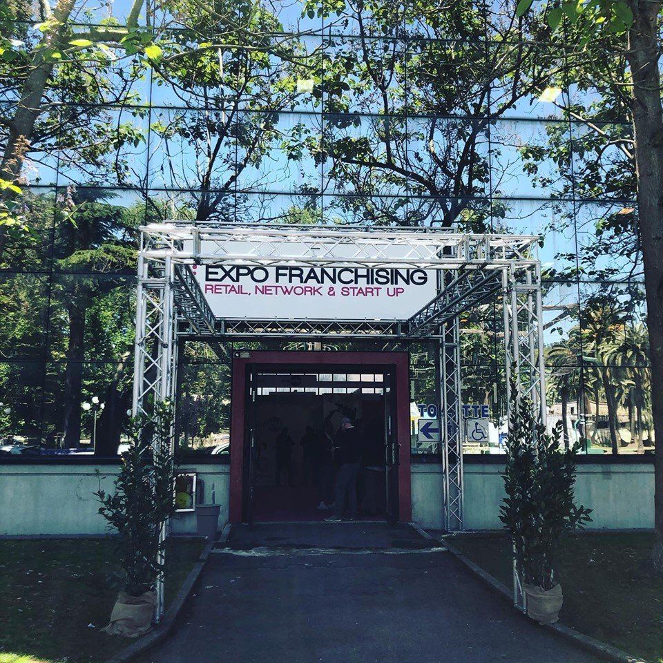 Cusano Stand allestimenti alla fiera Expo Franchising – NapoliCusano Stand allestimenti alla fiera Expo Franchising – Napoli