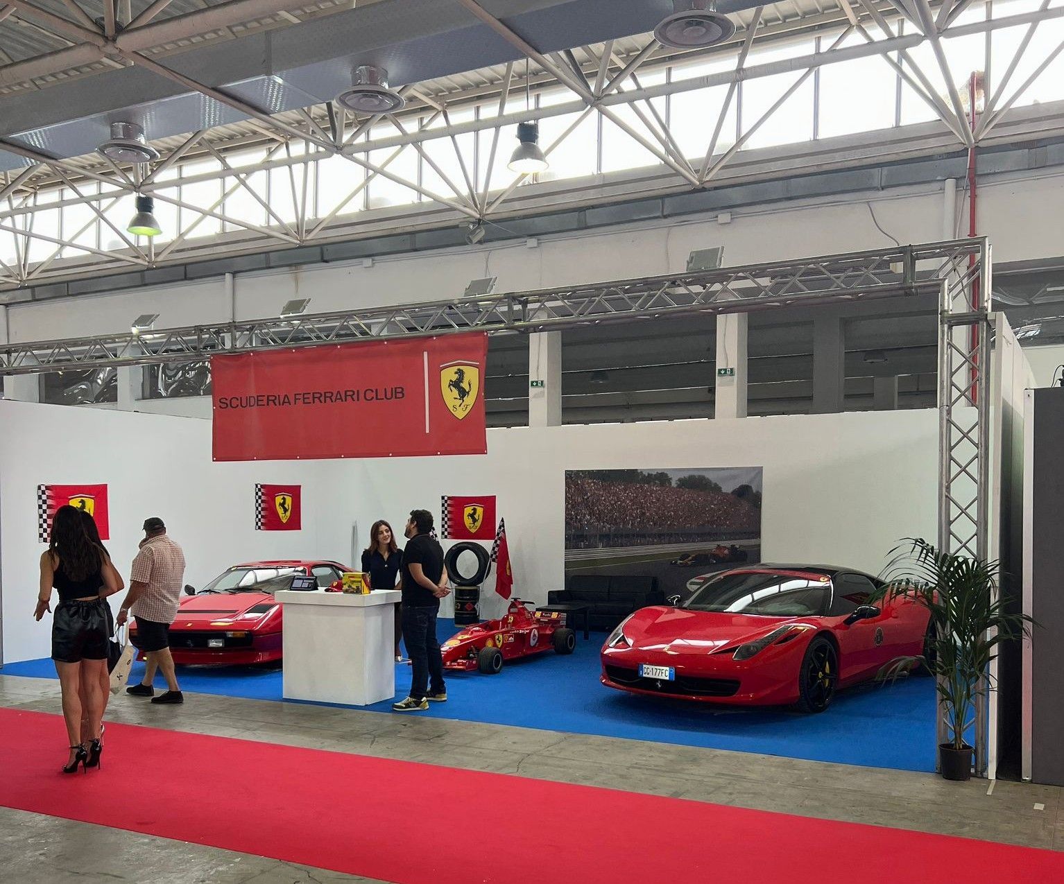Stand Club Ferrari Auto Moto Napoli Expo