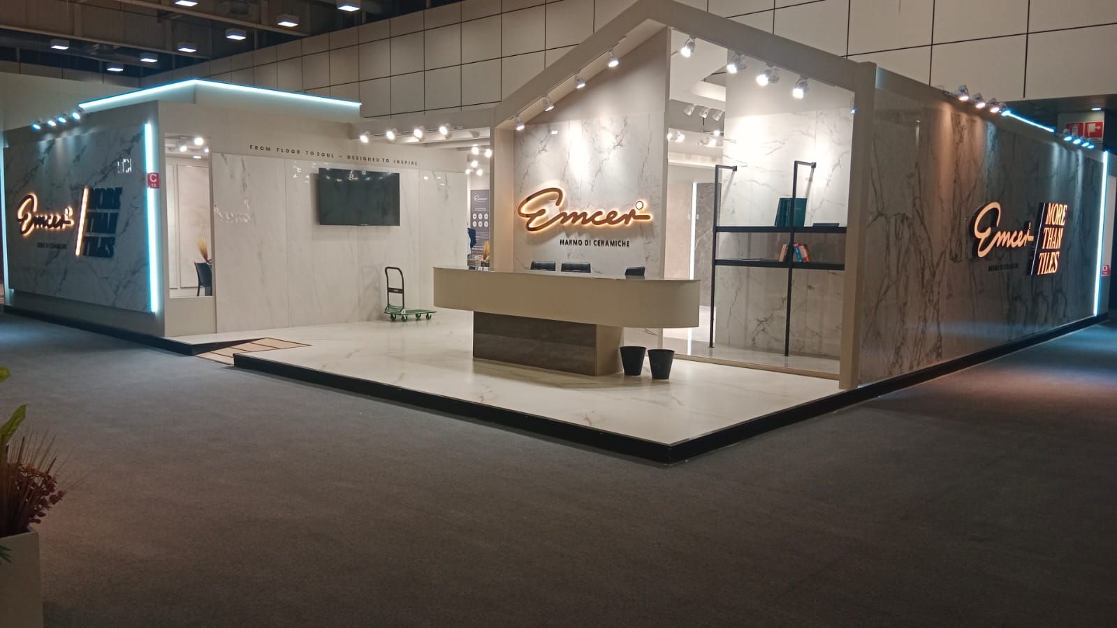Stand Emcer allestito al Cersaie 2025