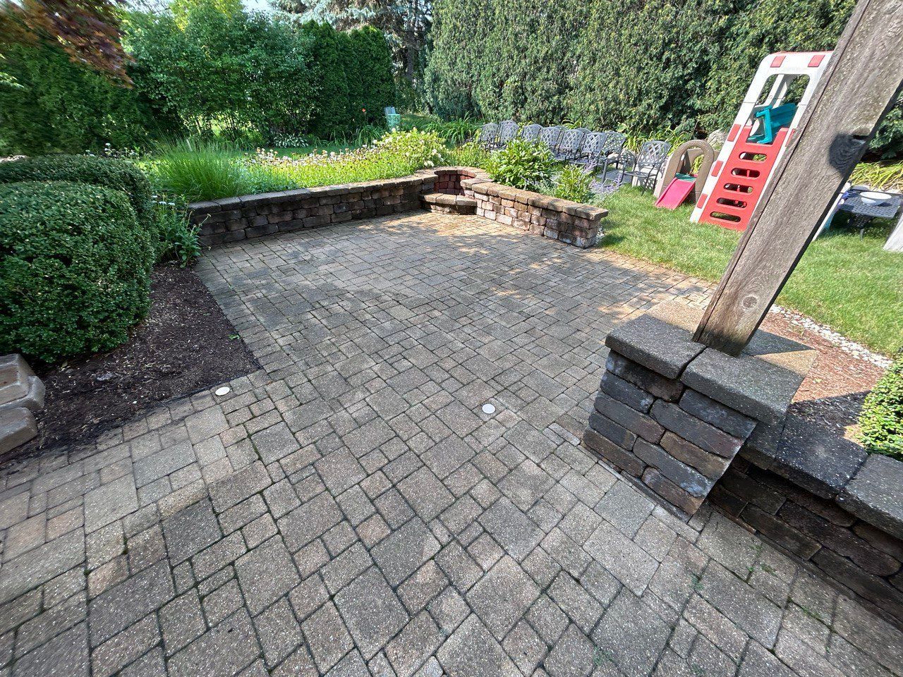 Before Garden Flooring - Lake Zurich, IL - Peter’s Power Wash Services