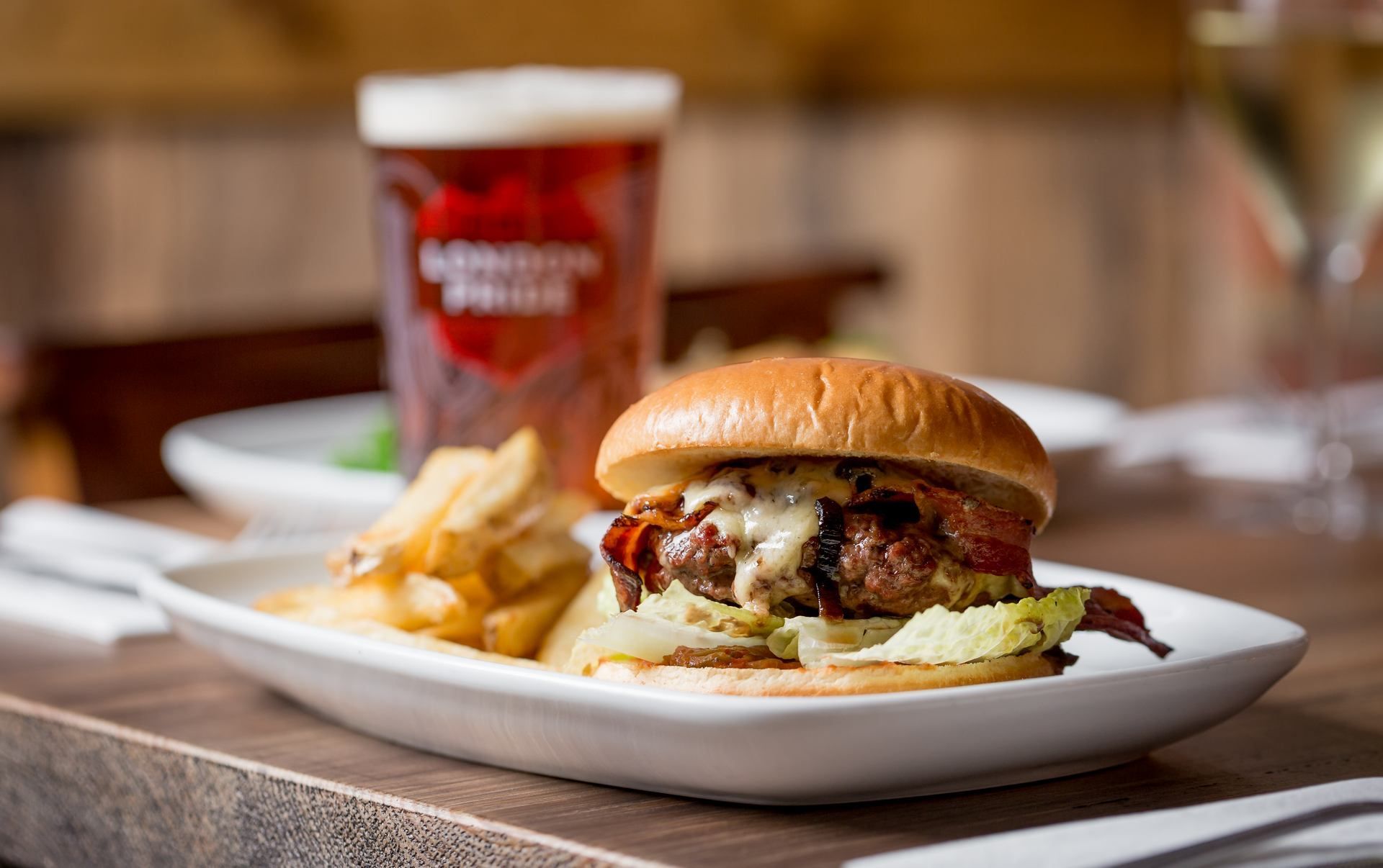 The Greyhound, Tidmarsh | Burger Night