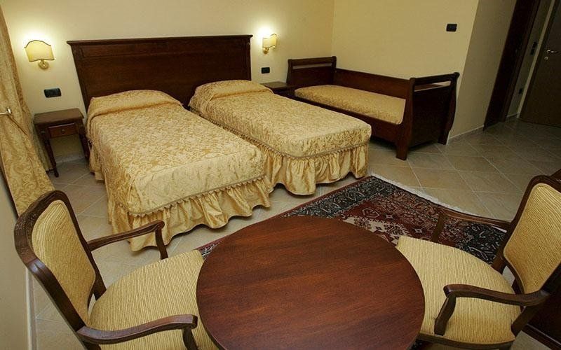 3 beds