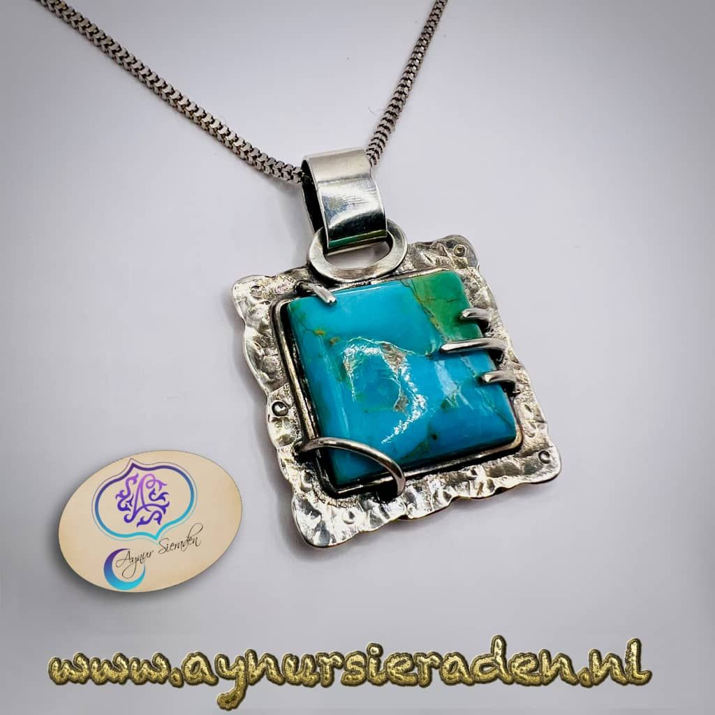 Aynur Sieraden – handgemaakte zilveren hanger met modern design, uniek en elegant
