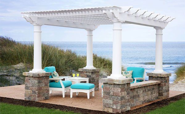 Backyard Bexley Ohio patio landscape with pergola