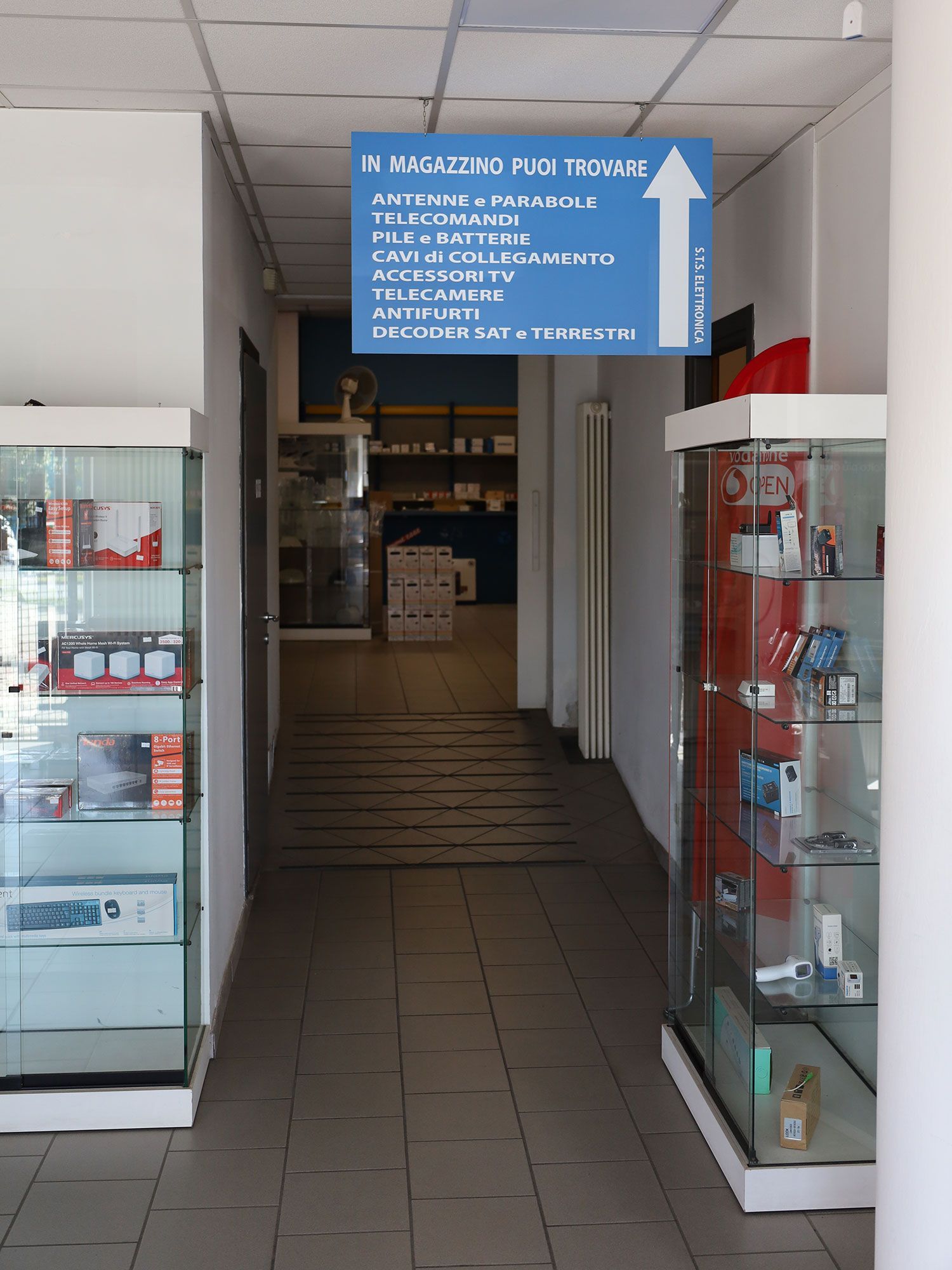 ampio magazzino ricambi