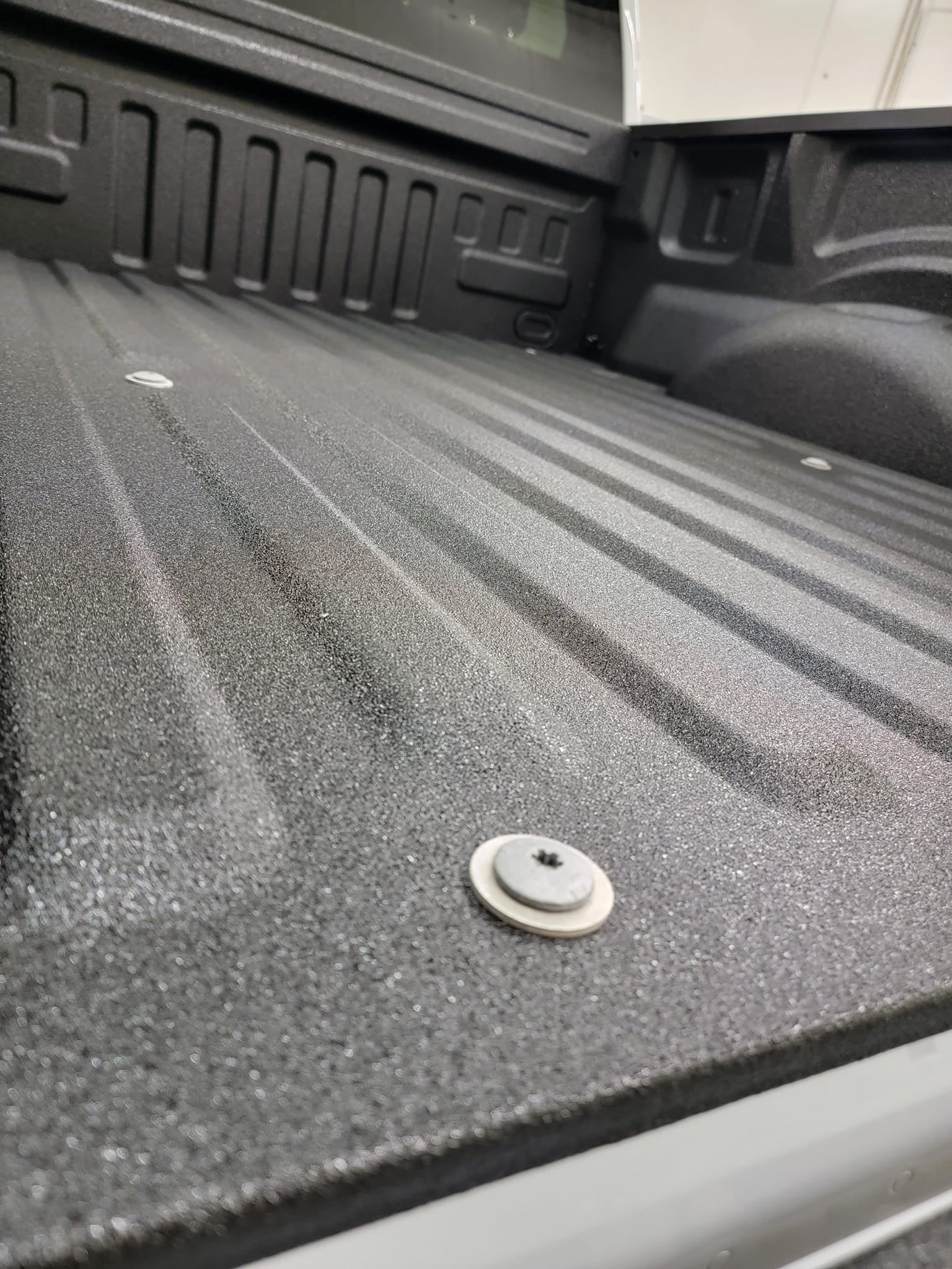 SprayIn Bedliner Services Fat Lip Customs