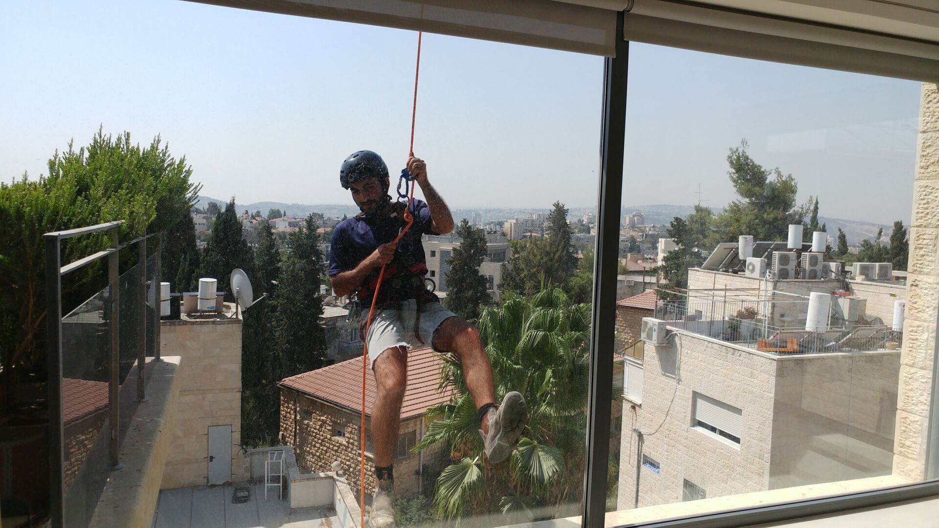 rappling for window cleaning