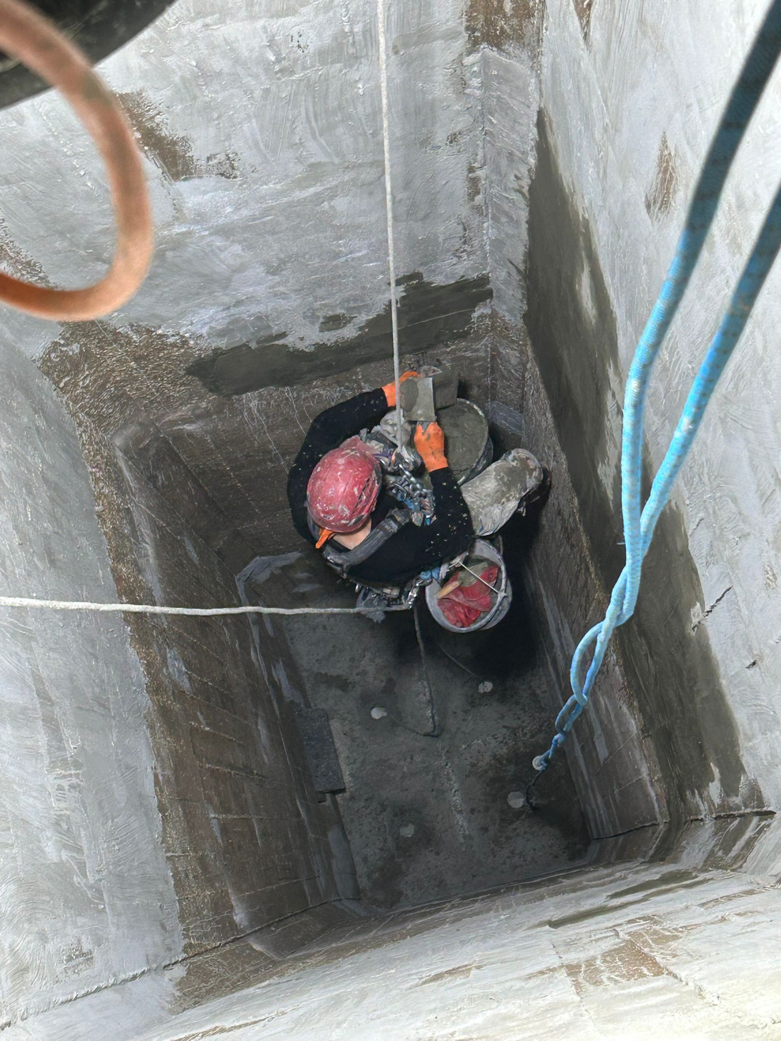 תיקוני בטון במכלי סילו, תיקוני בטון במפעלים, תיקון בטון בממגורה, סנפלינג, חלל מוקף