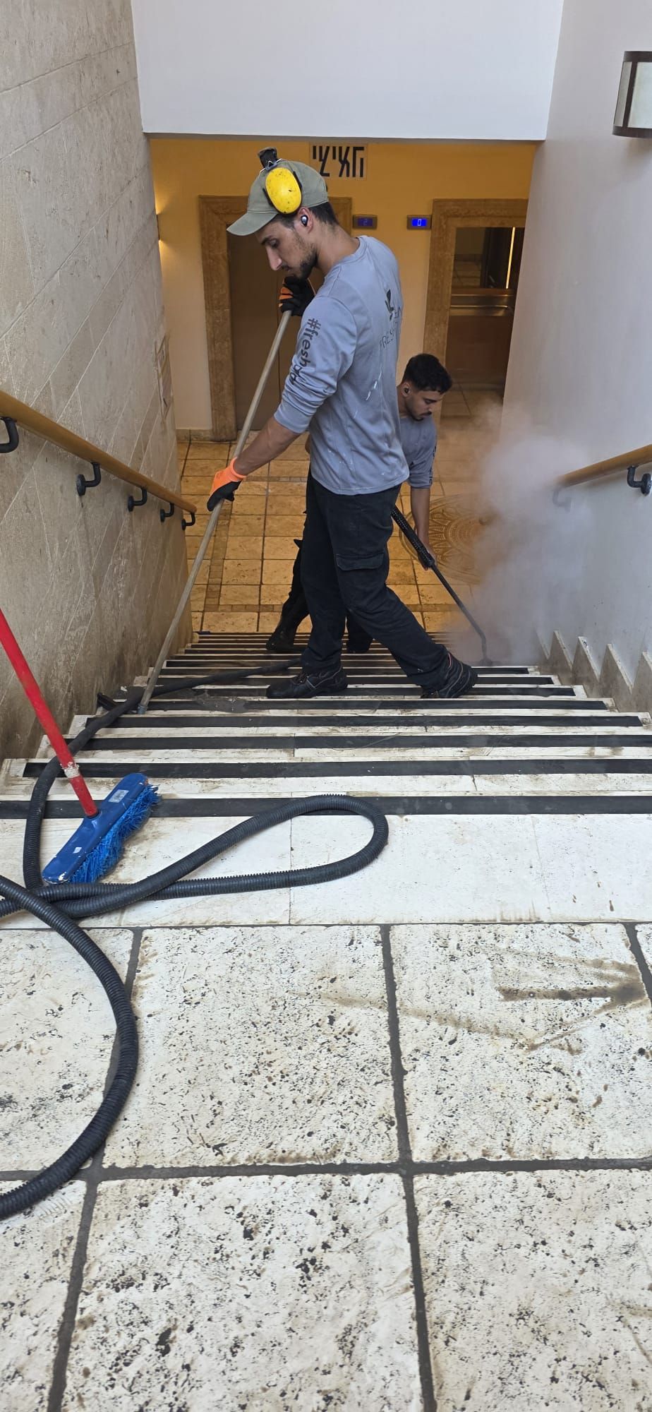 ניקוי בקיטור, ניקוי רצפה בעזרת קיטור, ניקוי מדרגות בקיטור, ניקוי מלונות , ניקוי בית מלון, ניקוי בתי מלון