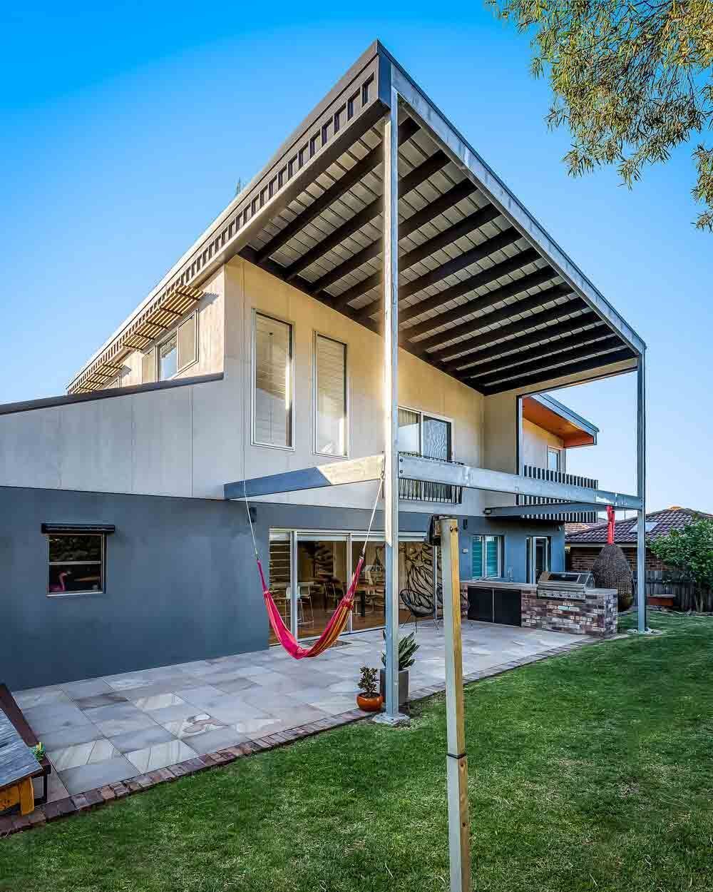 A Large House With a Hammock in the Backyard — DeBu Studios In Russell Vale, NSW
