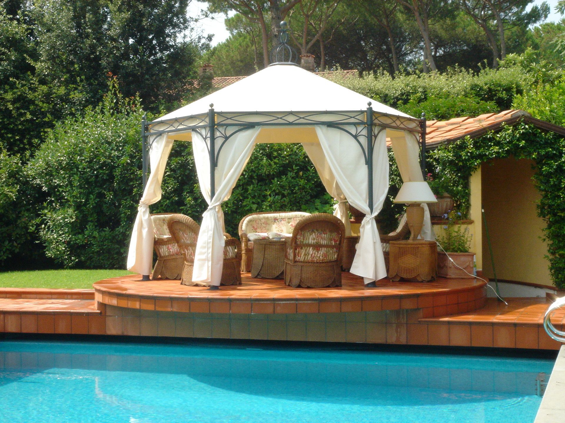 Gazebo 05