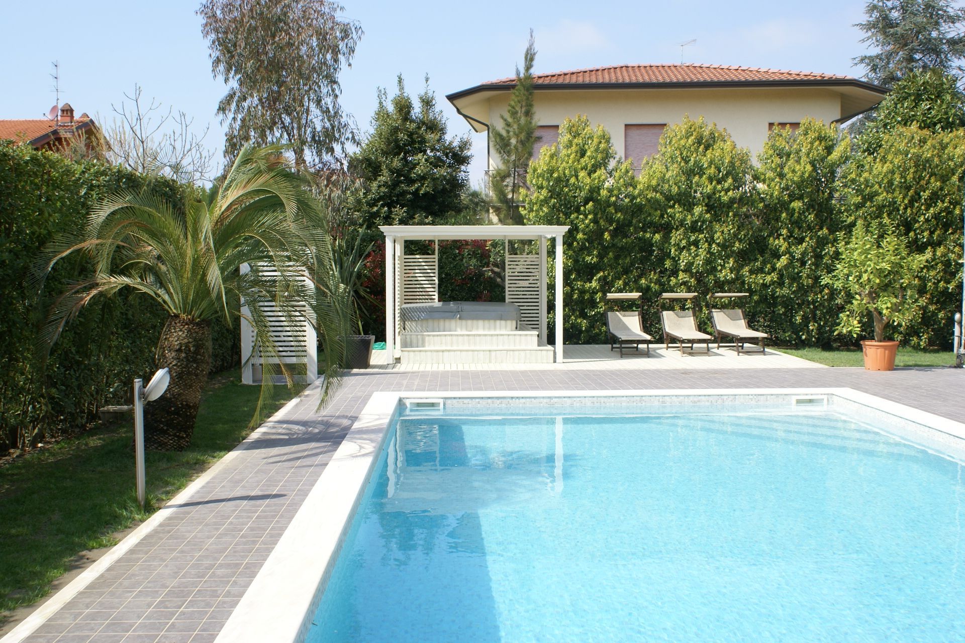 Gazebo 04