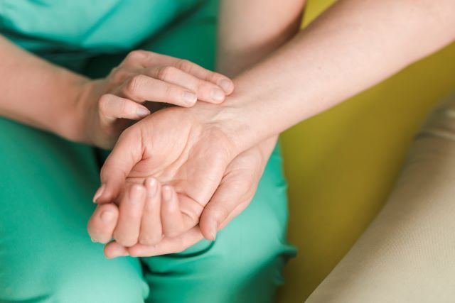ARTRITE REUMATOIDE: SEGNALI DA NON SOTTOVALUTARE