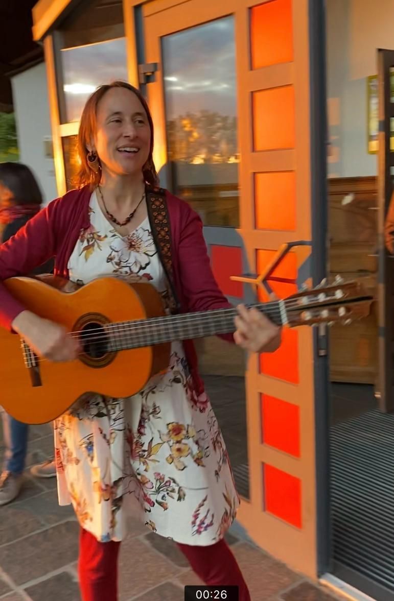 Im Sommer auch mal draußen Singe Seele Singe am Höchsten