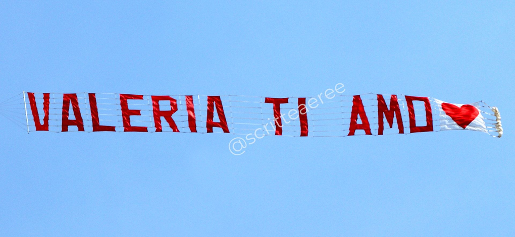 scritta aerea, messaggio aereo ti amo