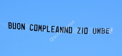 messaggio aereo augura buon compleanno