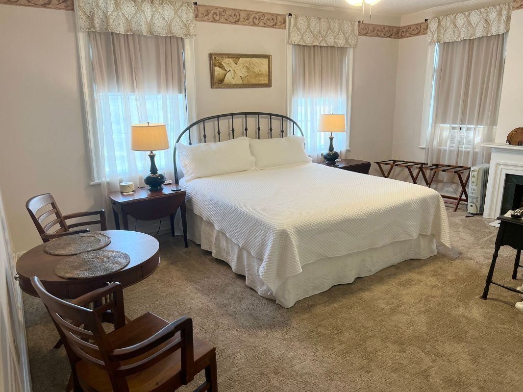 B&B room 6, heart of the Finger Lakes, NY