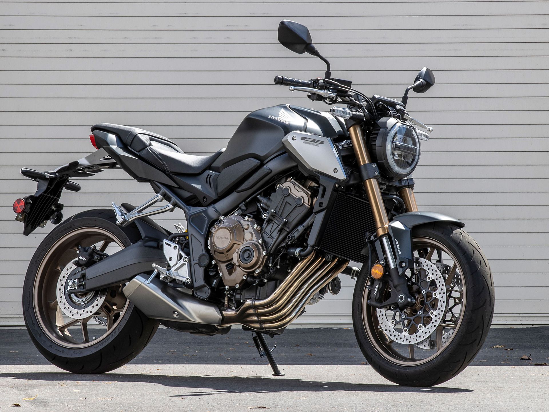 Honda CB650RA najem