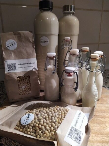 Biologische sojabonen kopen bij NL soja voor het maken van eigen sojamelk Biologische sojabonen kopen bij NL soja voor het maken van eigen sojamelk