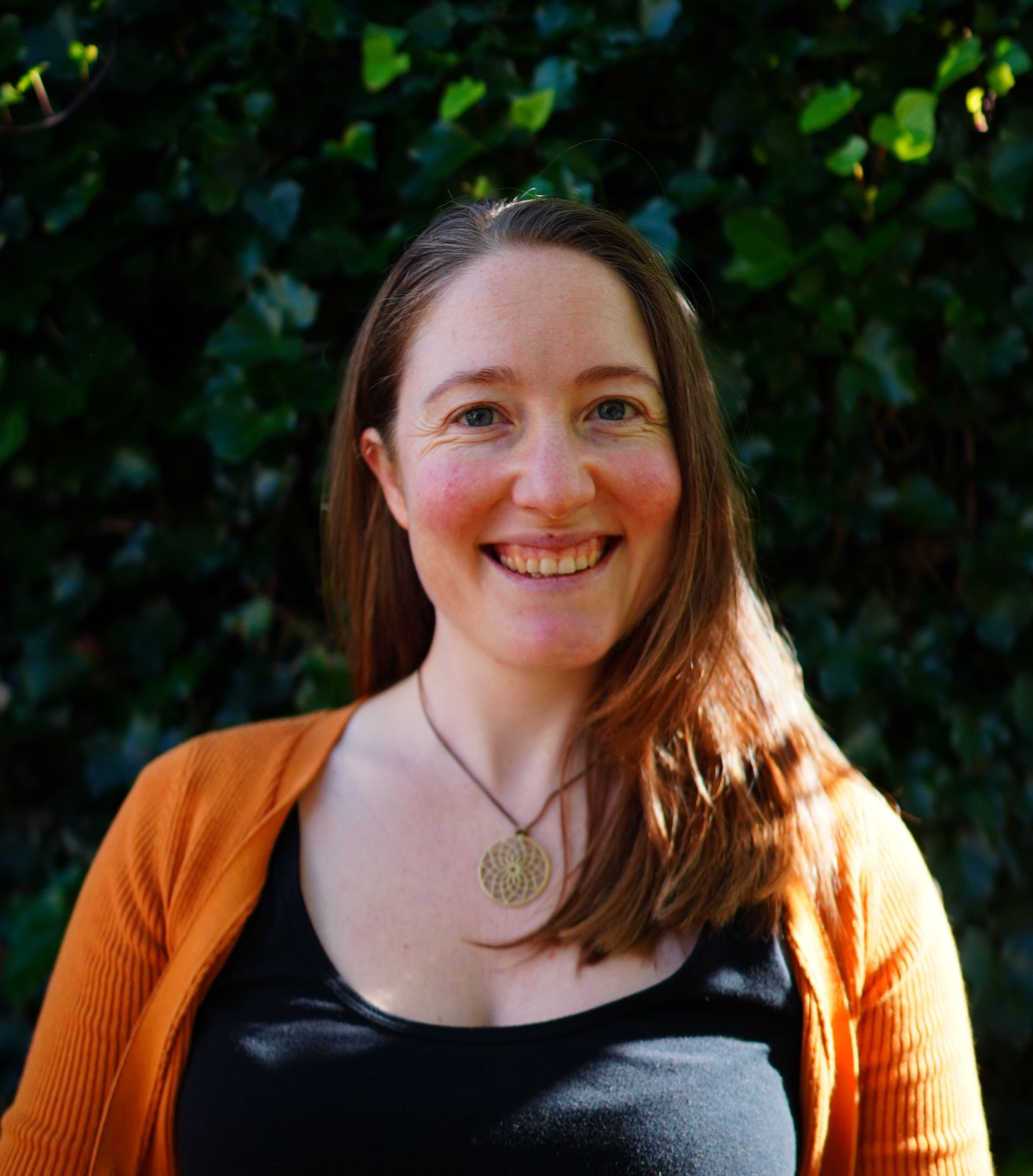 Jessie Maclaurin Flow Yoga & Wellbeing teacher