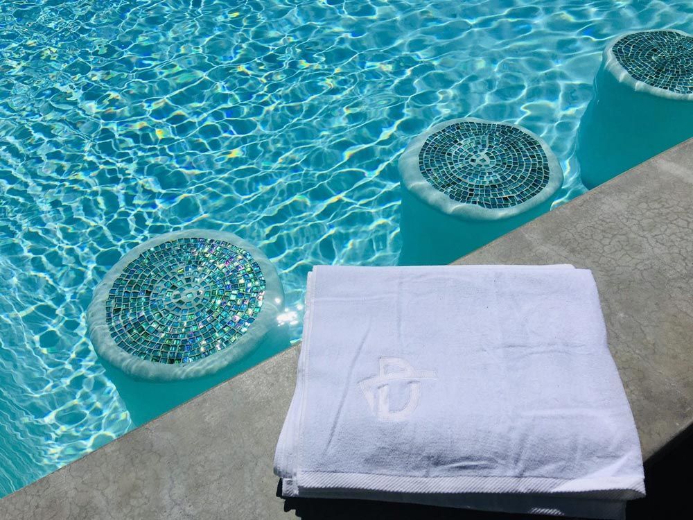 Swim Up Bar