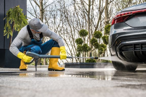 Jet wash car