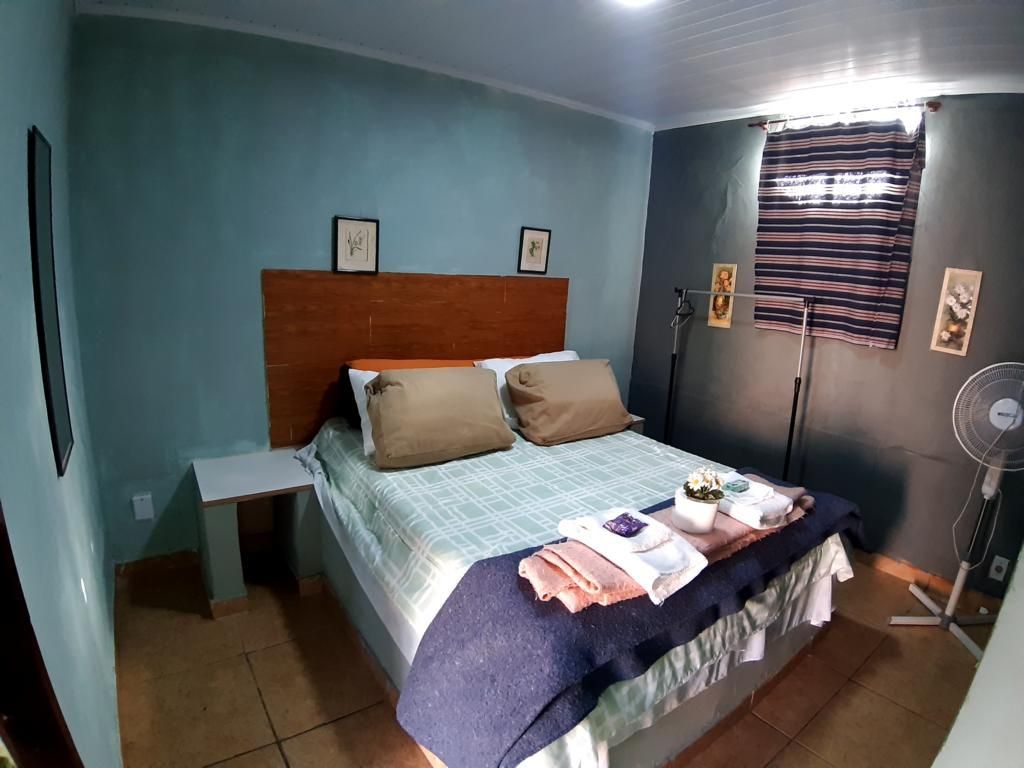 Cama de casal do Apartamento Tipo Casa, banheiro privativo, ante sala, cama de solteiro, etc.